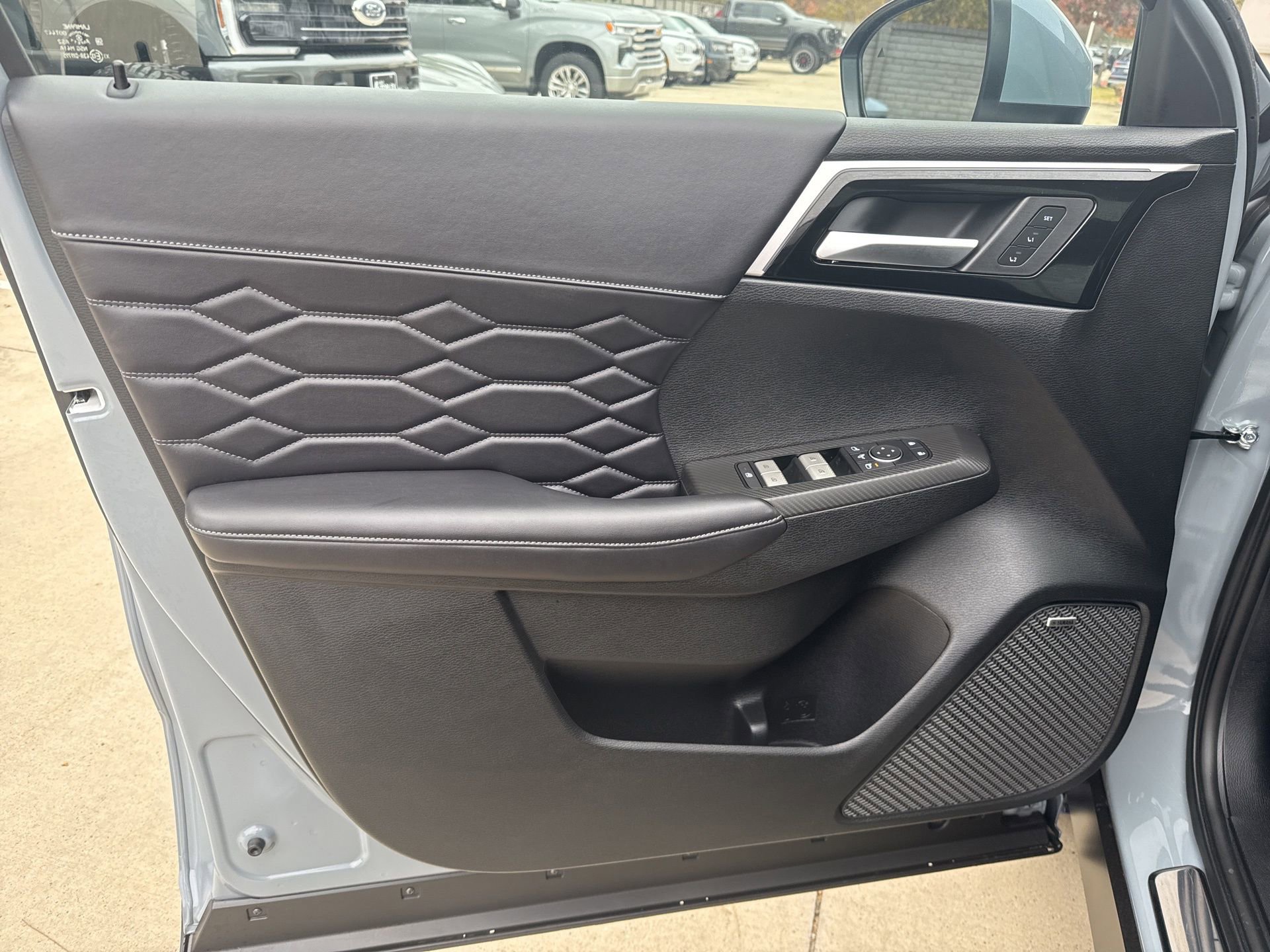 New 2026 Mitsubishi Outlander SEL FWD image 5