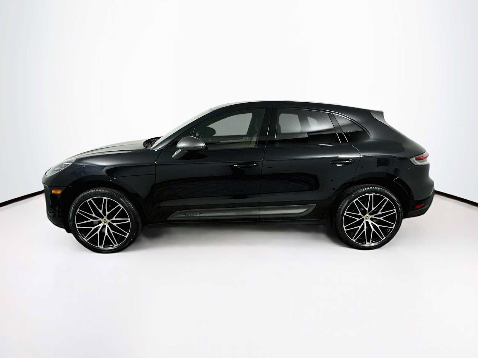 Certified 2024 Porsche Macan Turbo AWD/4WD image 2