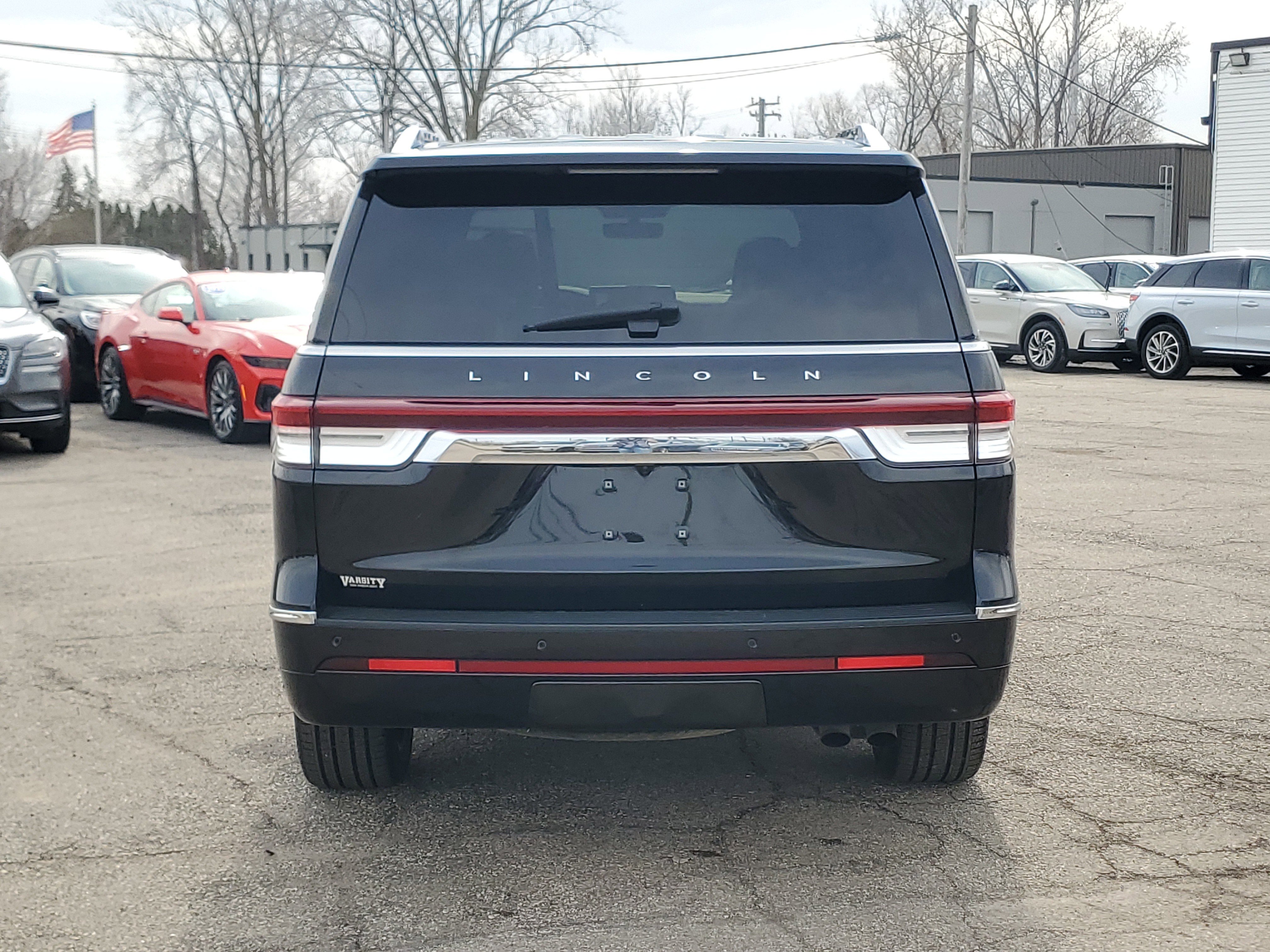 Certified 2022 Lincoln Navigator Reserve AWD/4WD image 5