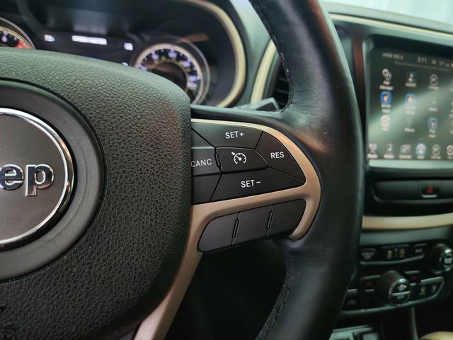 Used 2017 Jeep Cherokee Limited image 18