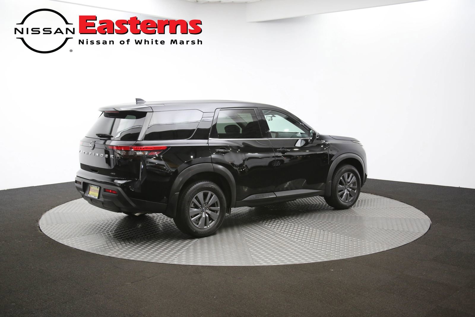 Used 2025 Nissan Pathfinder S image 58