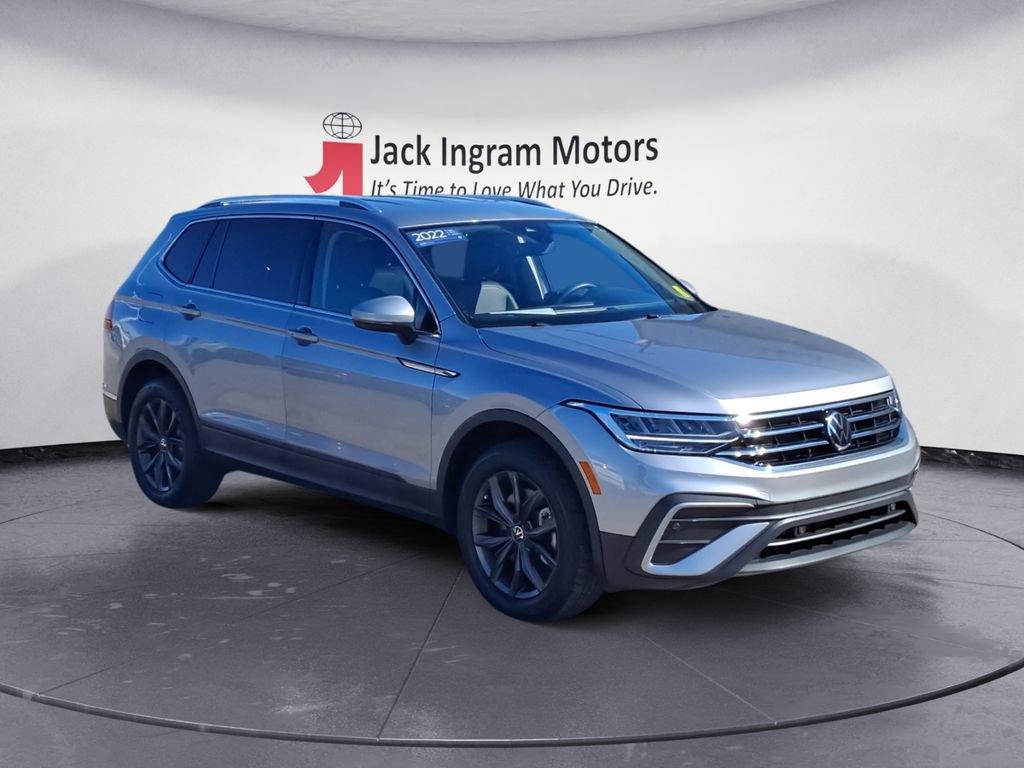 Certified 2022 Volkswagen Tiguan SE image 7