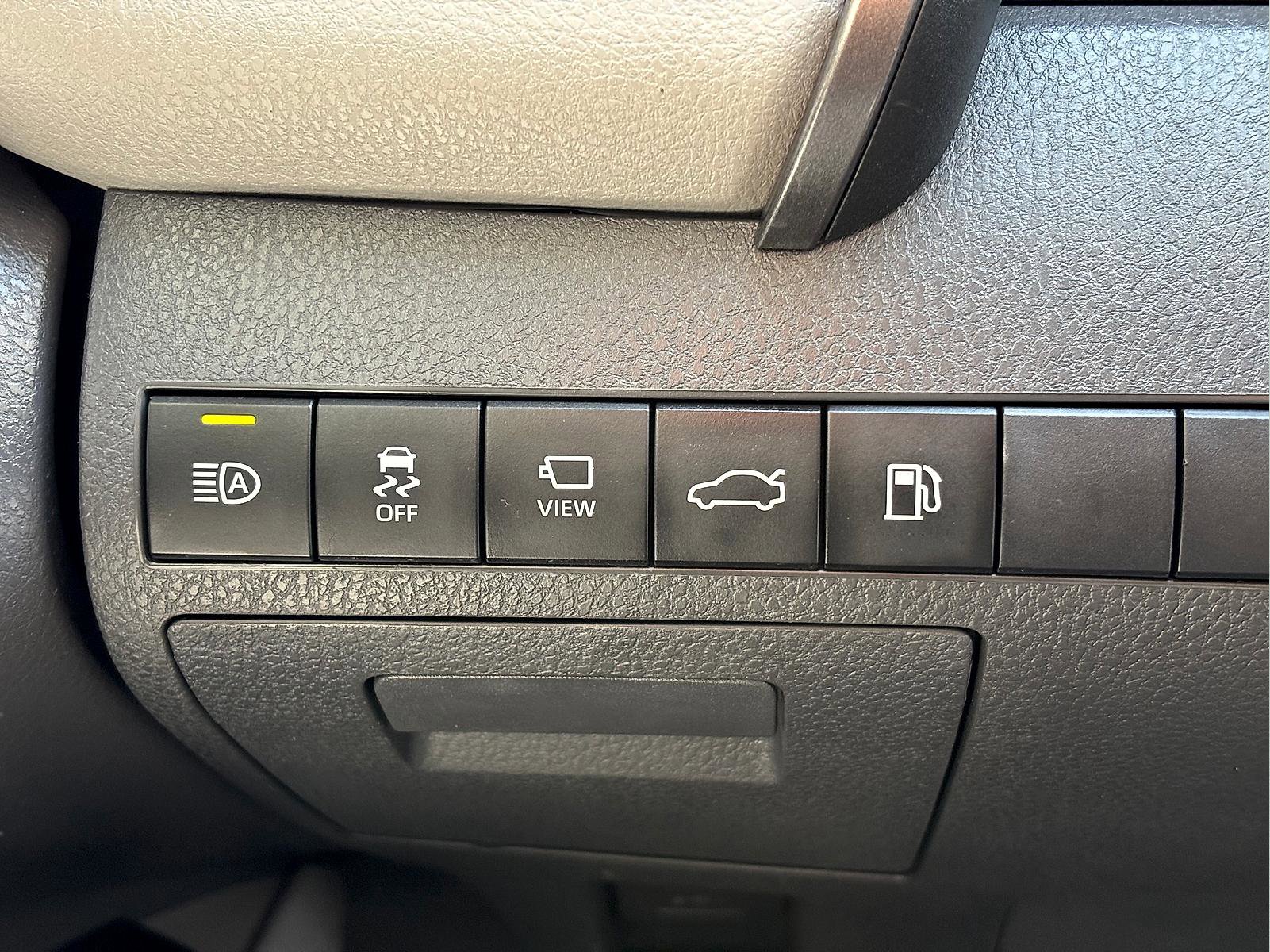 Used 2018 Toyota Camry XLE w/ Audio Package FWD image 18