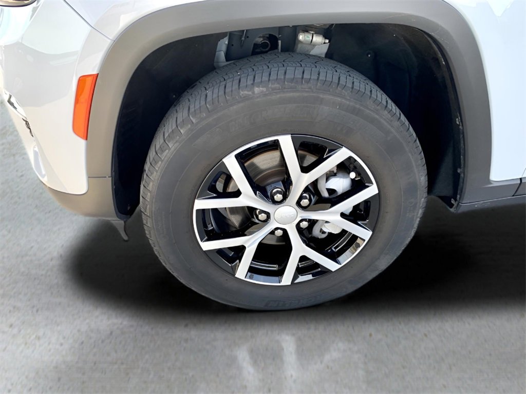 Used 2023 Jeep Grand Cherokee Limited image 11