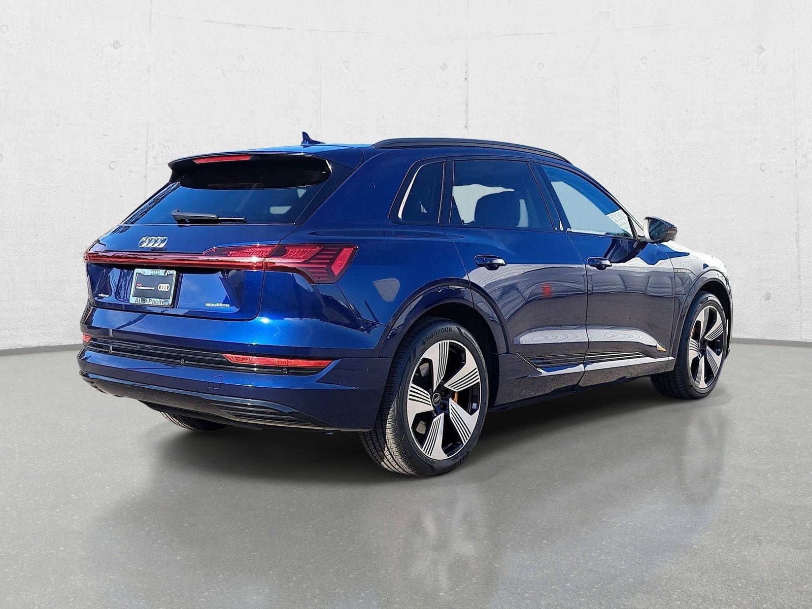 Certified 2023 Audi e-tron Premium Plus w/ Premium Plus Package AWD/4WD image 5