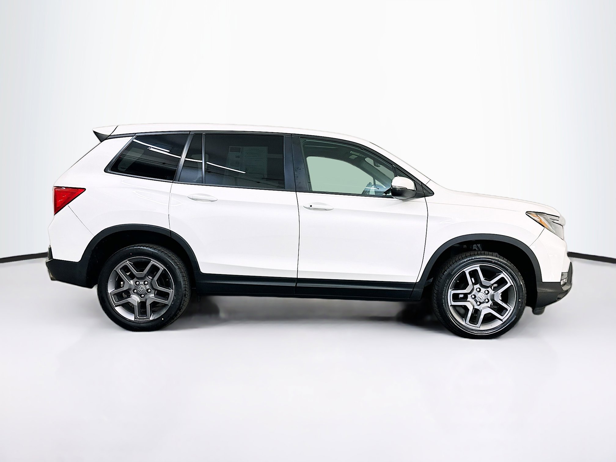 Used 2023 Honda Passport EX-L image 10