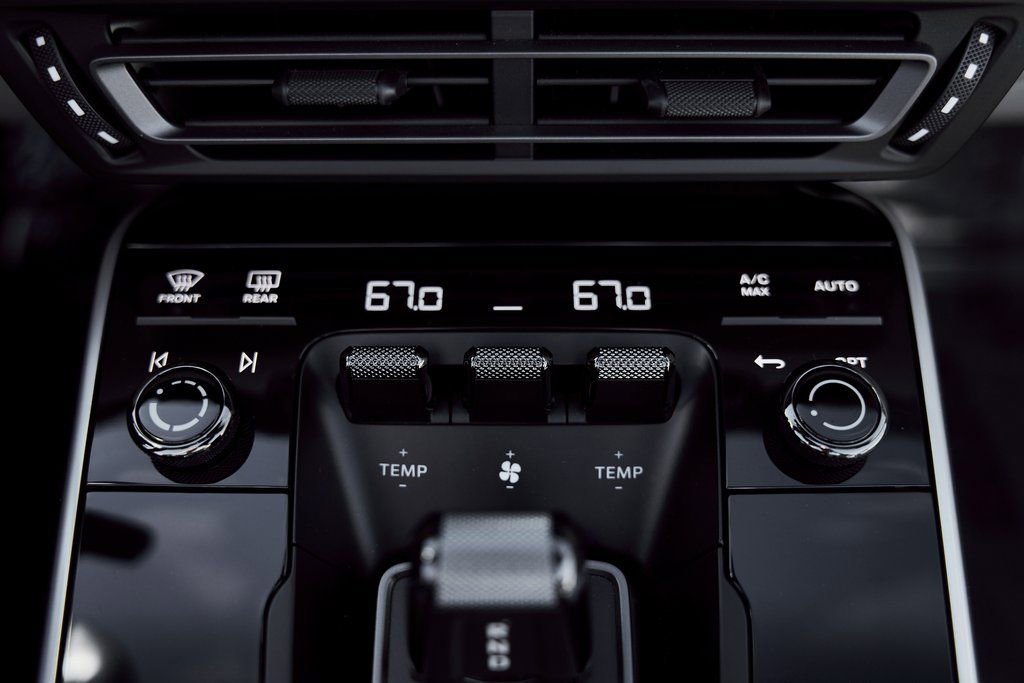 Used 2022 Porsche 911 Turbo S image 62