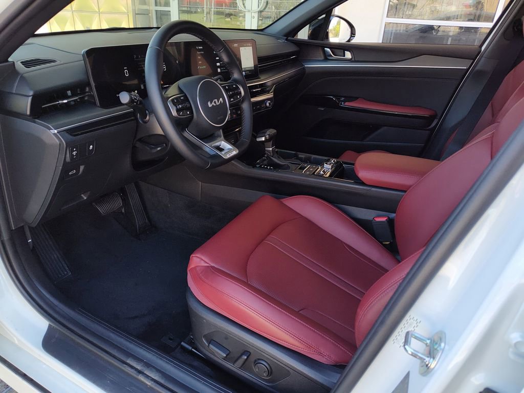 Used 2025 Kia K5 GT-Line w/ GT-Line Premium Package image 2
