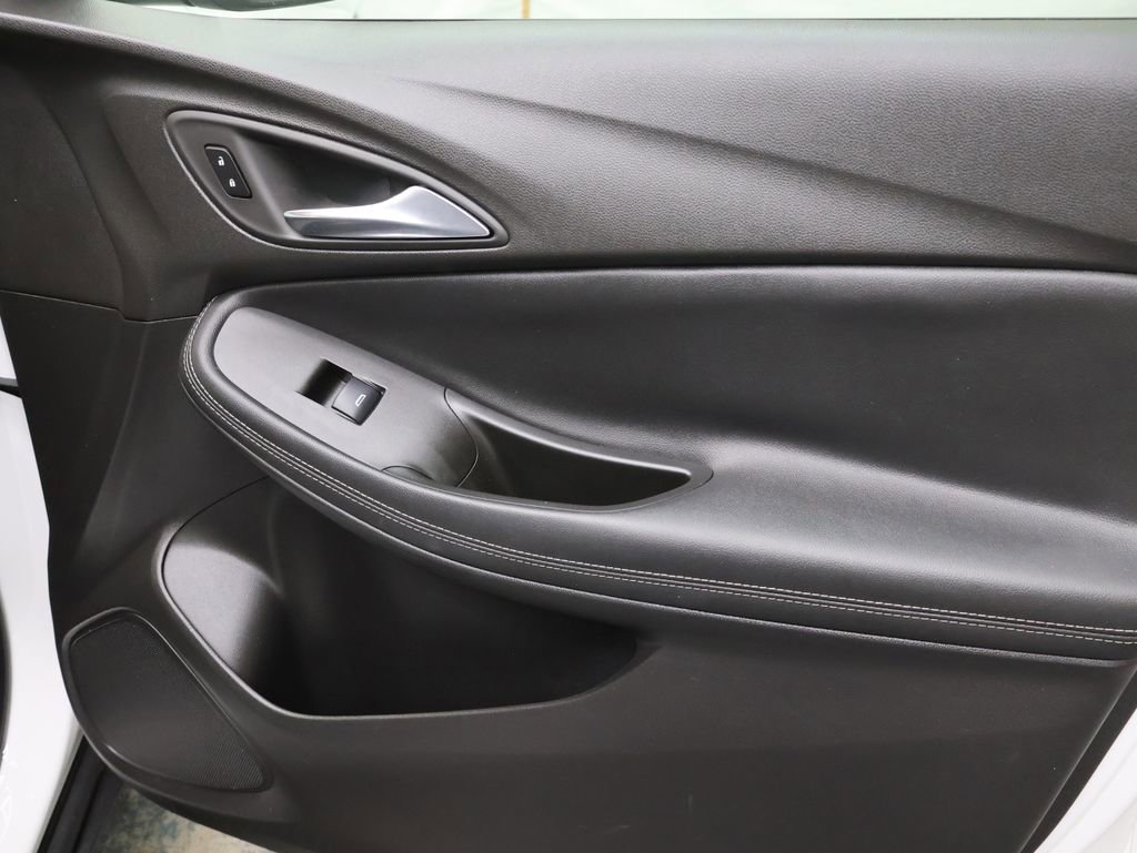 Used 2022 Buick Encore GX Preferred w/ Cold Weather Comfort Package FWD image 12