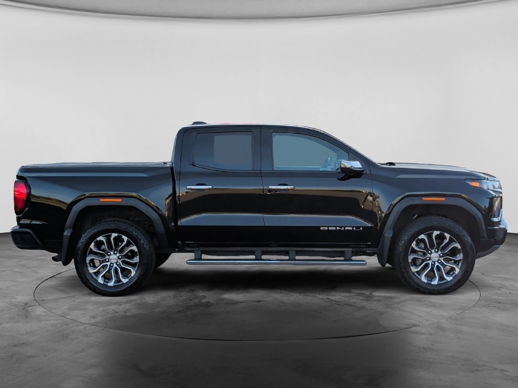 Used 2024 GMC Canyon Denali AWD/4WD image 8