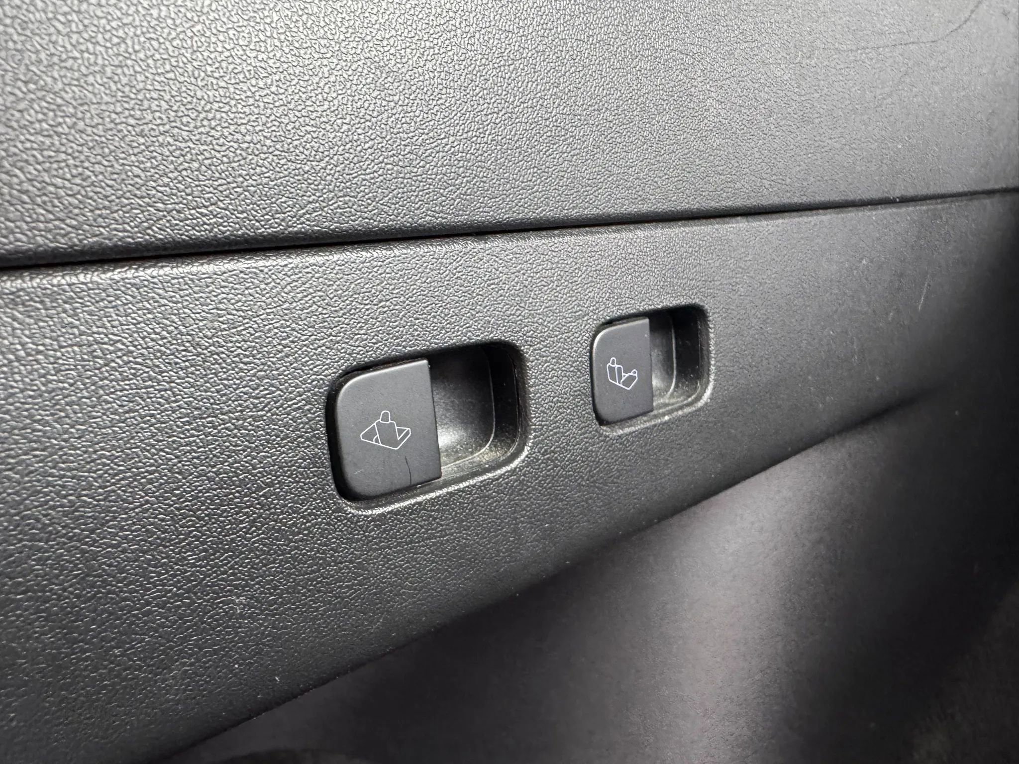 Used 2022 Tesla Model Y Performance image 22