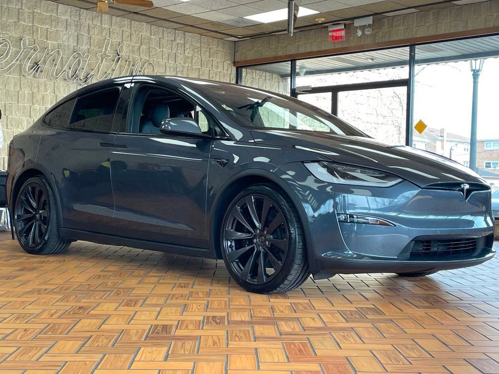 Used 2022 Tesla Model X Plaid image 9