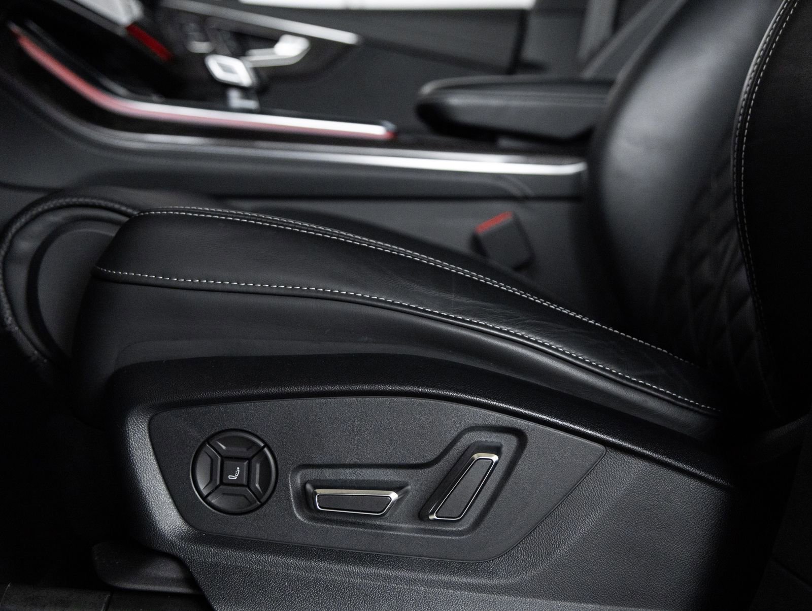 Used 2023 Audi SQ8 Prestige w/ Prestige Package AWD/4WD image 22