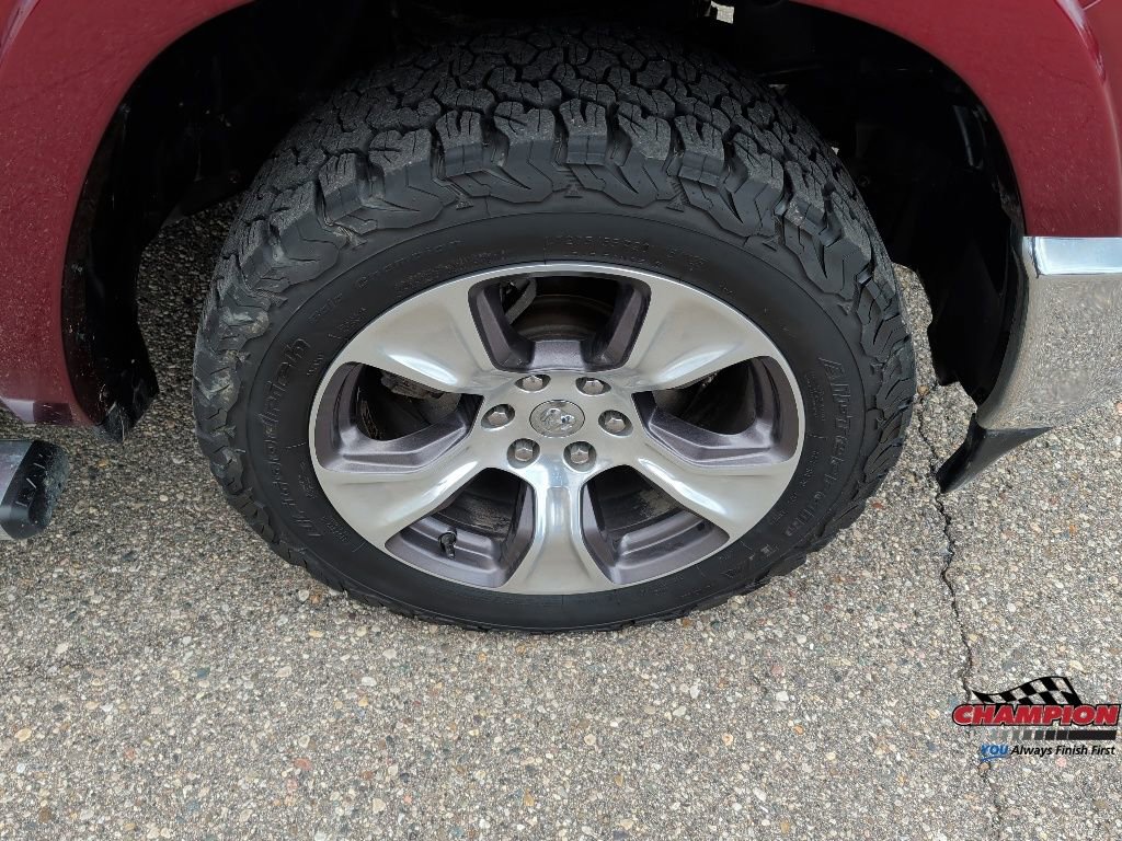 Used 2019 RAM 1500 Laramie AWD/4WD image 9