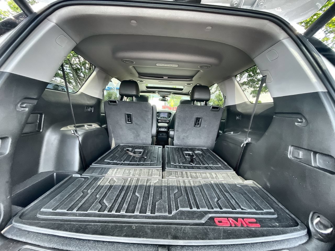 Used 2023 GMC Acadia AT4 w/ Technology Package AWD/4WD image 26