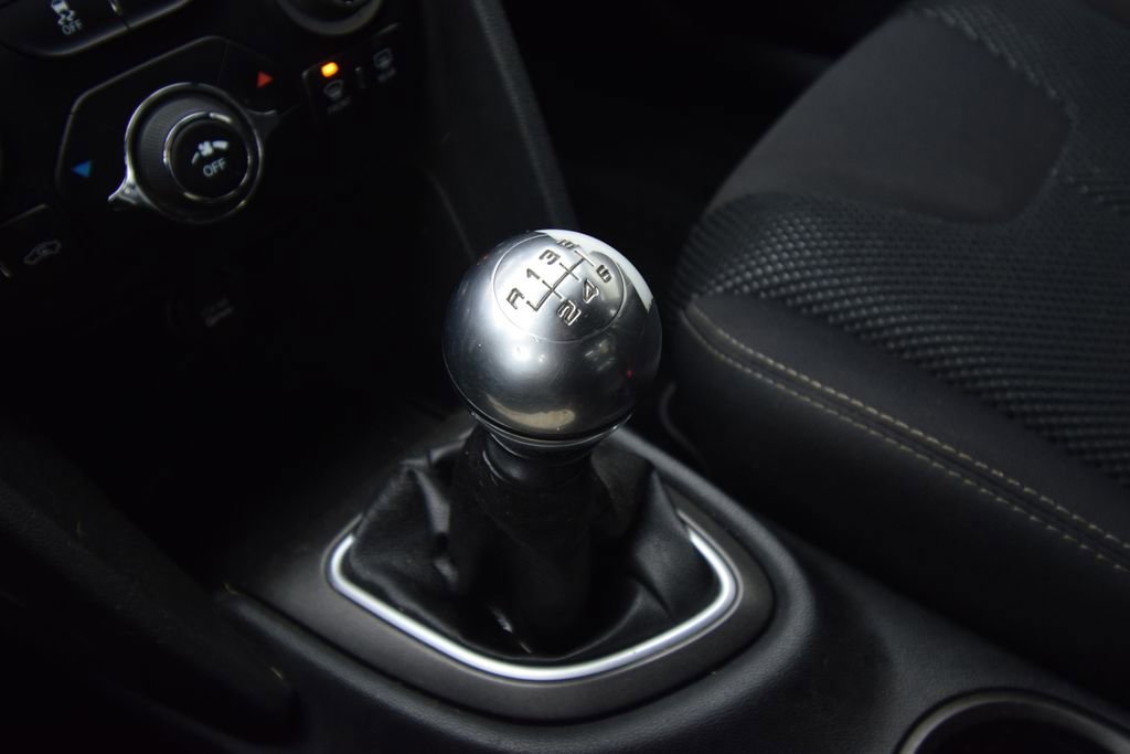 Used 2015 Dodge Dart SXT image 19