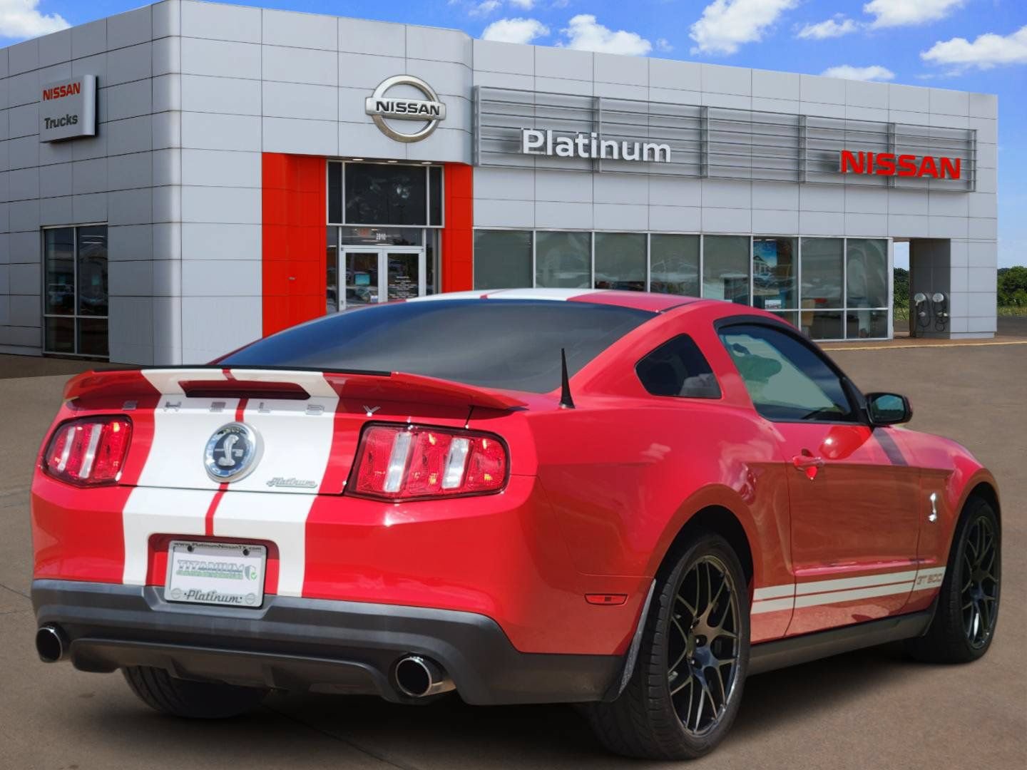 Used 2010 Ford Mustang Shelby GT500 RWD image 4