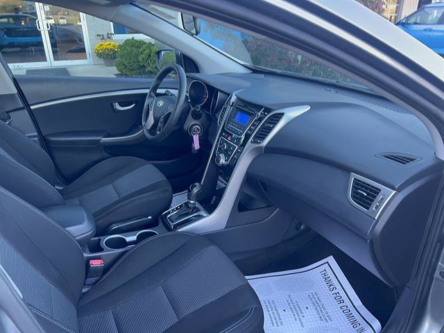 Used 2017 Hyundai Elantra GT FWD image 12
