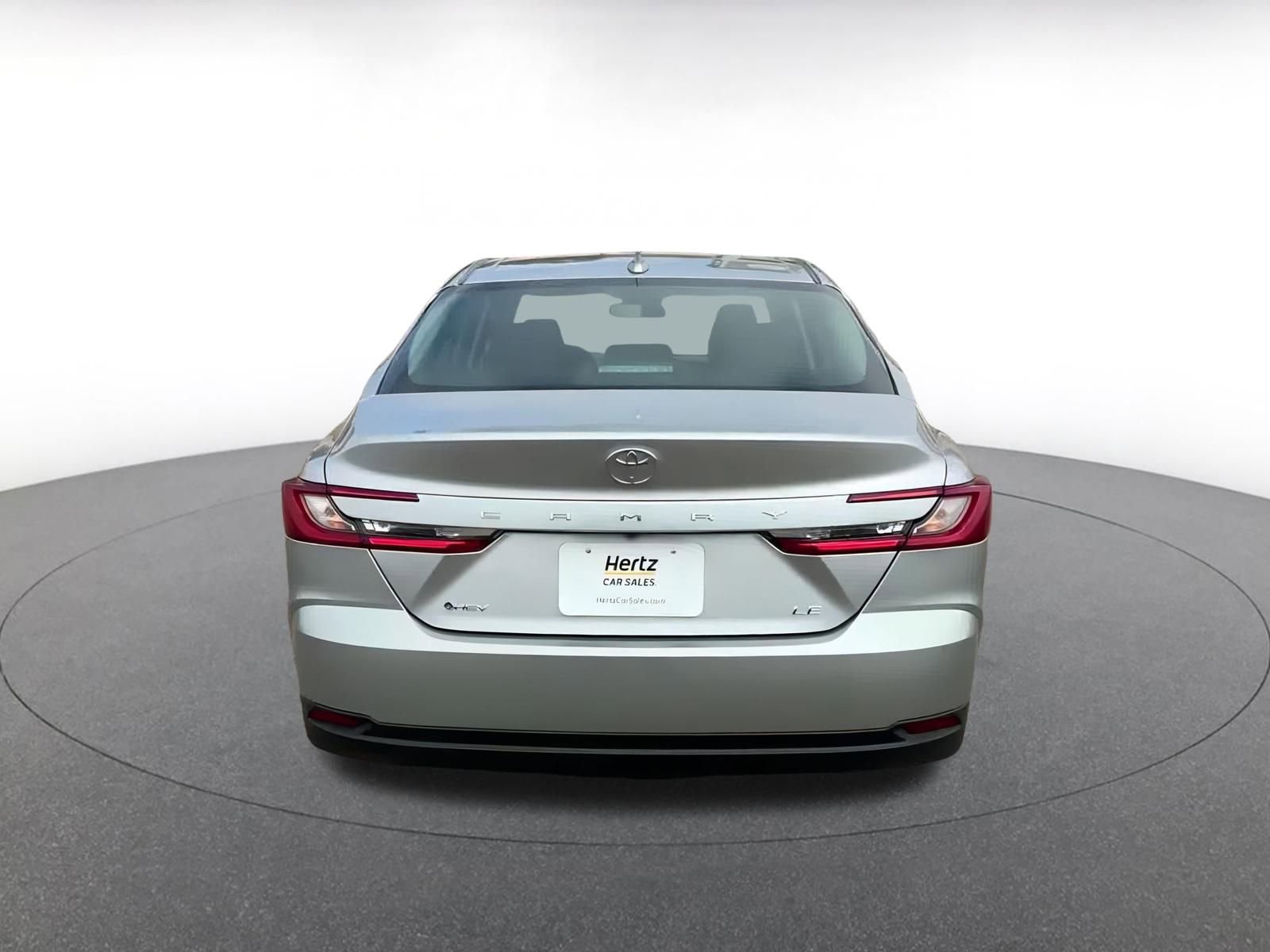 Used 2025 Toyota Camry LE image 12