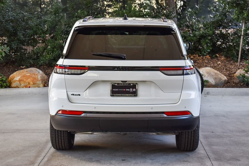 New 2026 Jeep Grand Cherokee Altitude image 5