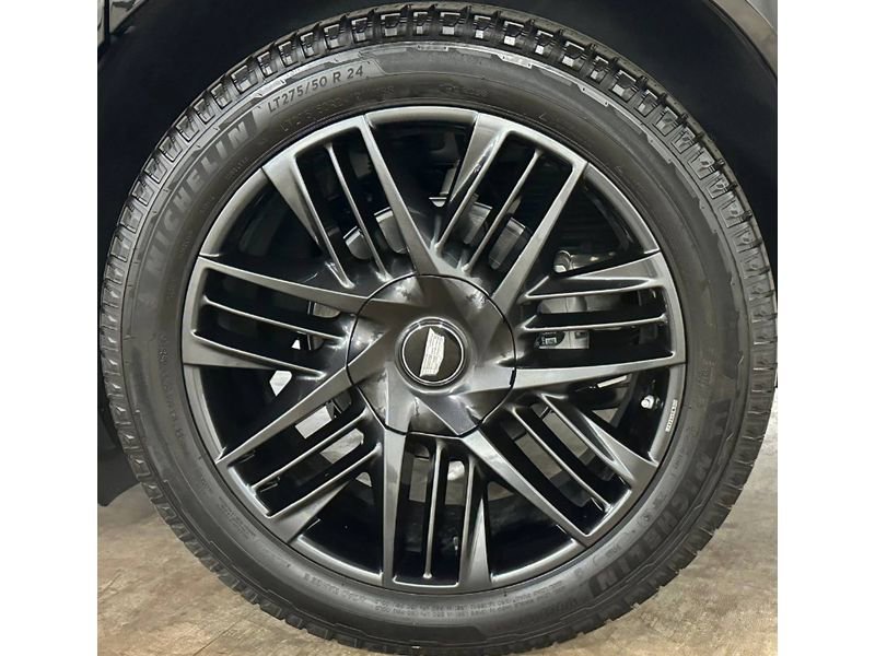 Used 2026 Cadillac Escalade IQL Sport 1 w/ LPO, ONYX Package AWD/4WD image 11