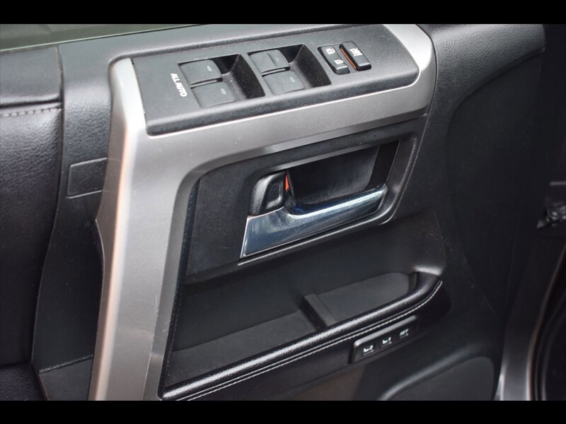 Used 2016 Toyota 4Runner Limited AWD/4WD image 19
