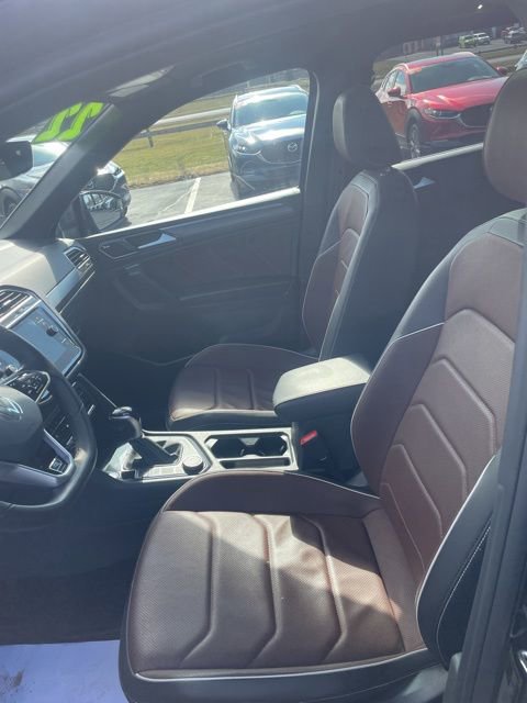 Used 2022 Volkswagen Tiguan SEL R-Line image 11