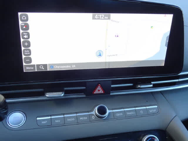 Used 2024 Hyundai Elantra SEL FWD image 21