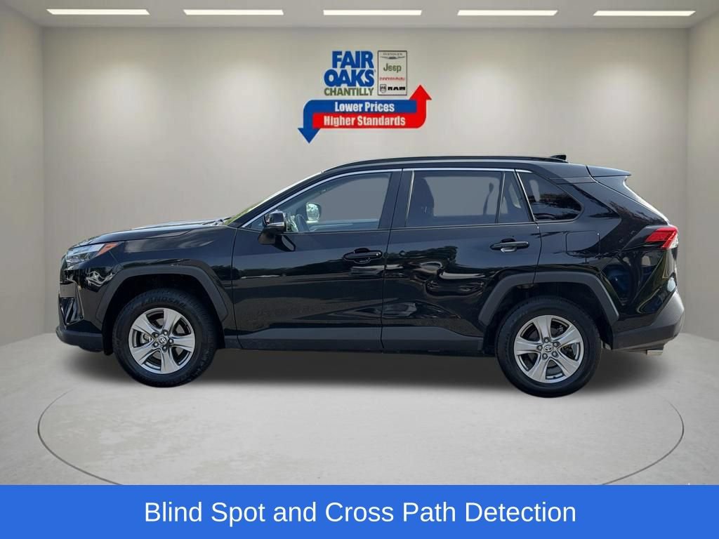 Used 2025 Toyota RAV4 XLE AWD/4WD image 11