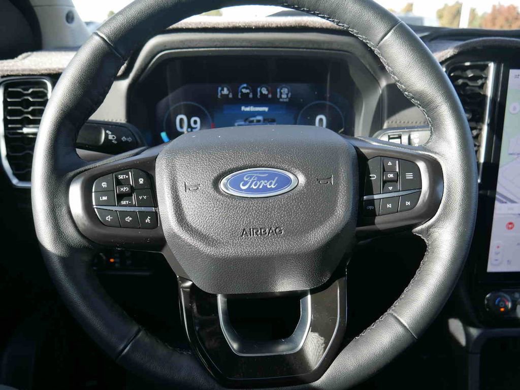Used 2025 Ford Ranger Lariat w/ FX4 Off-Road Package image 42