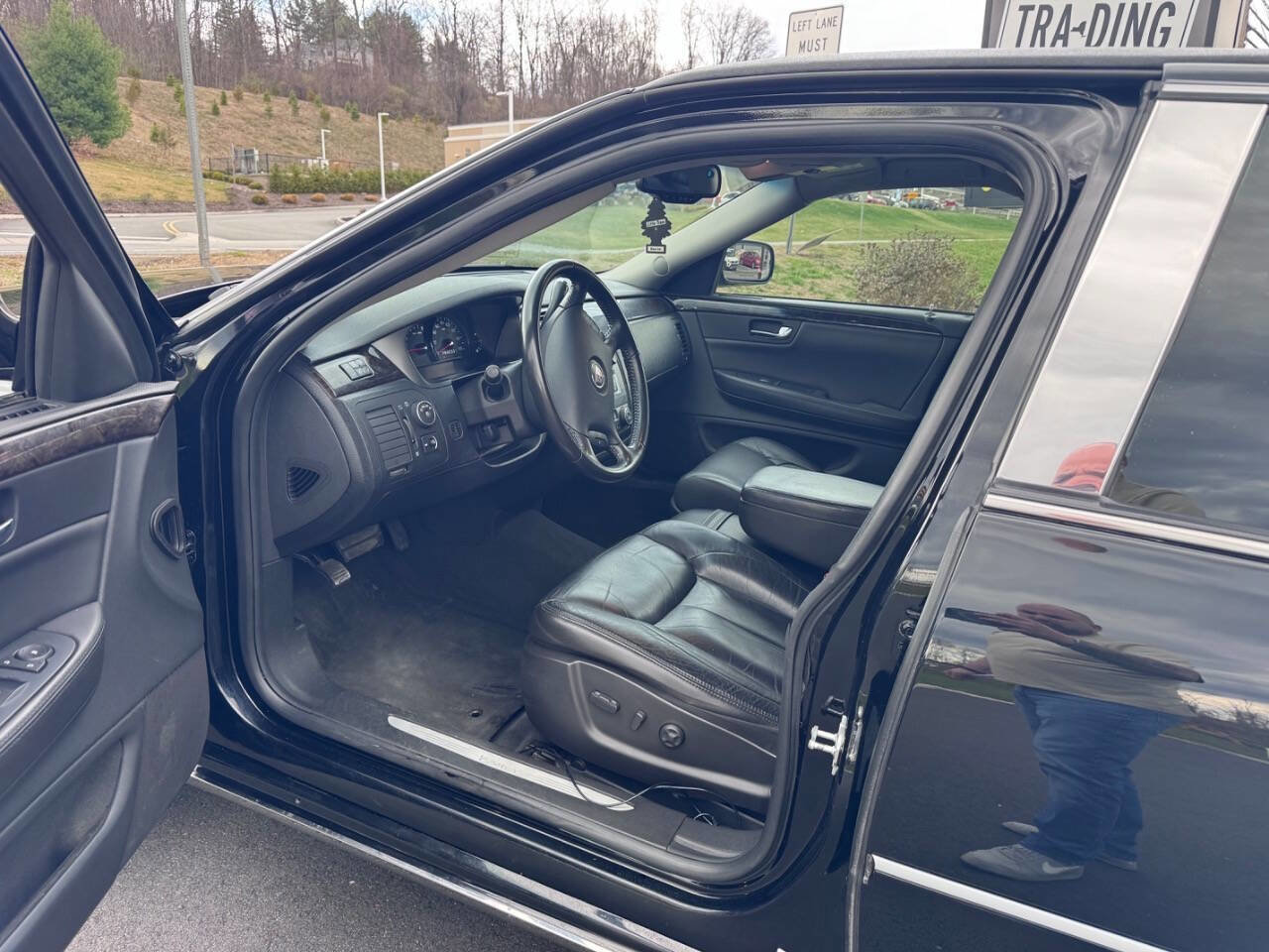 Used 2011 Cadillac DTS Limousine image 8