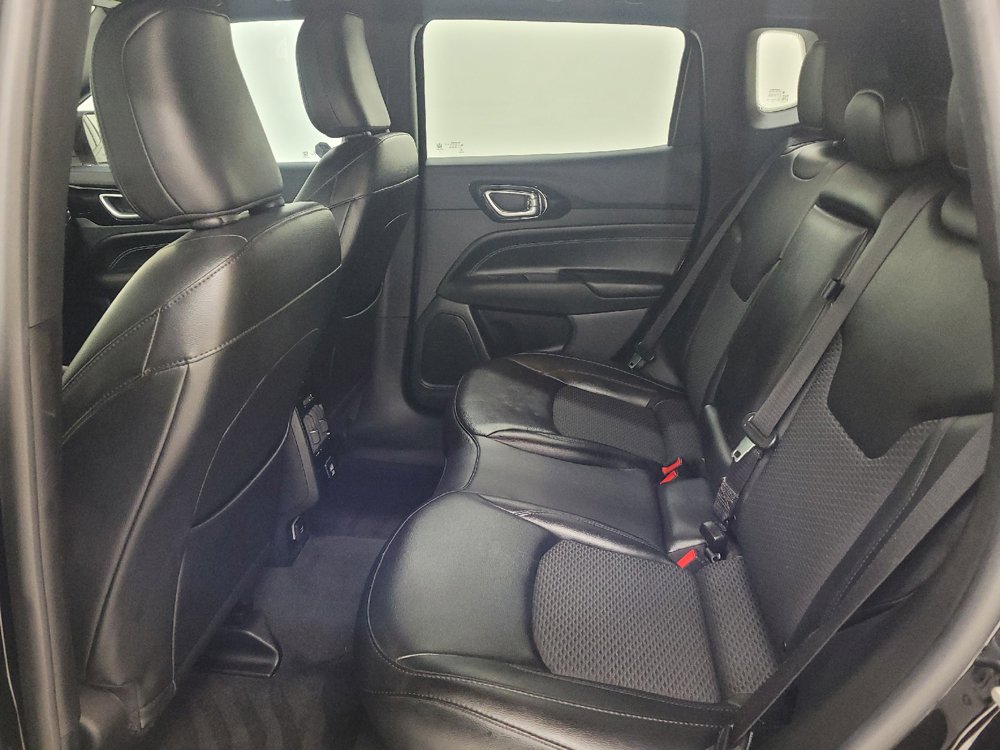 Used 2022 Jeep Compass Latitude FWD image 18