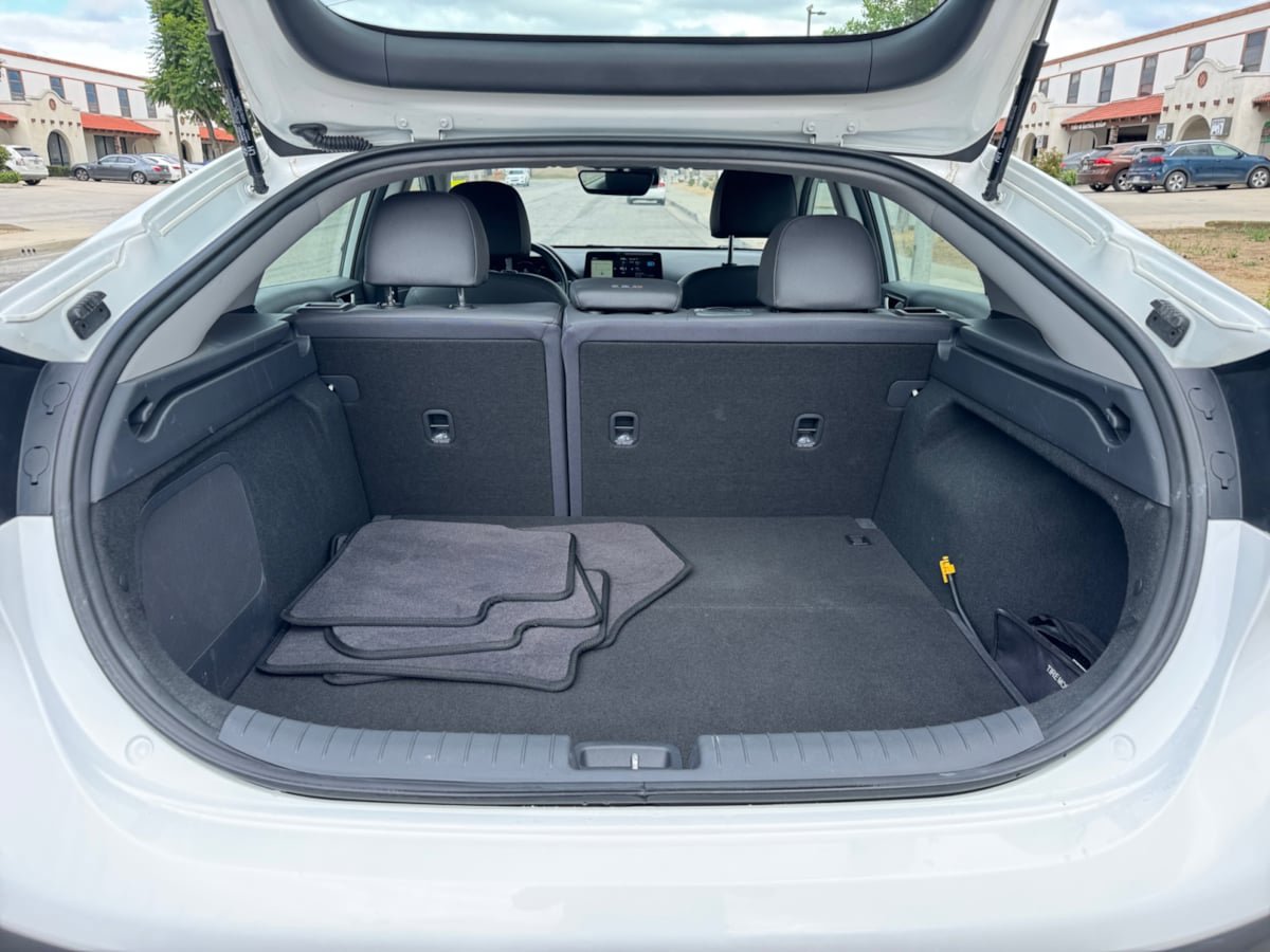 Used 2020 Hyundai Ioniq Limited FWD image 21
