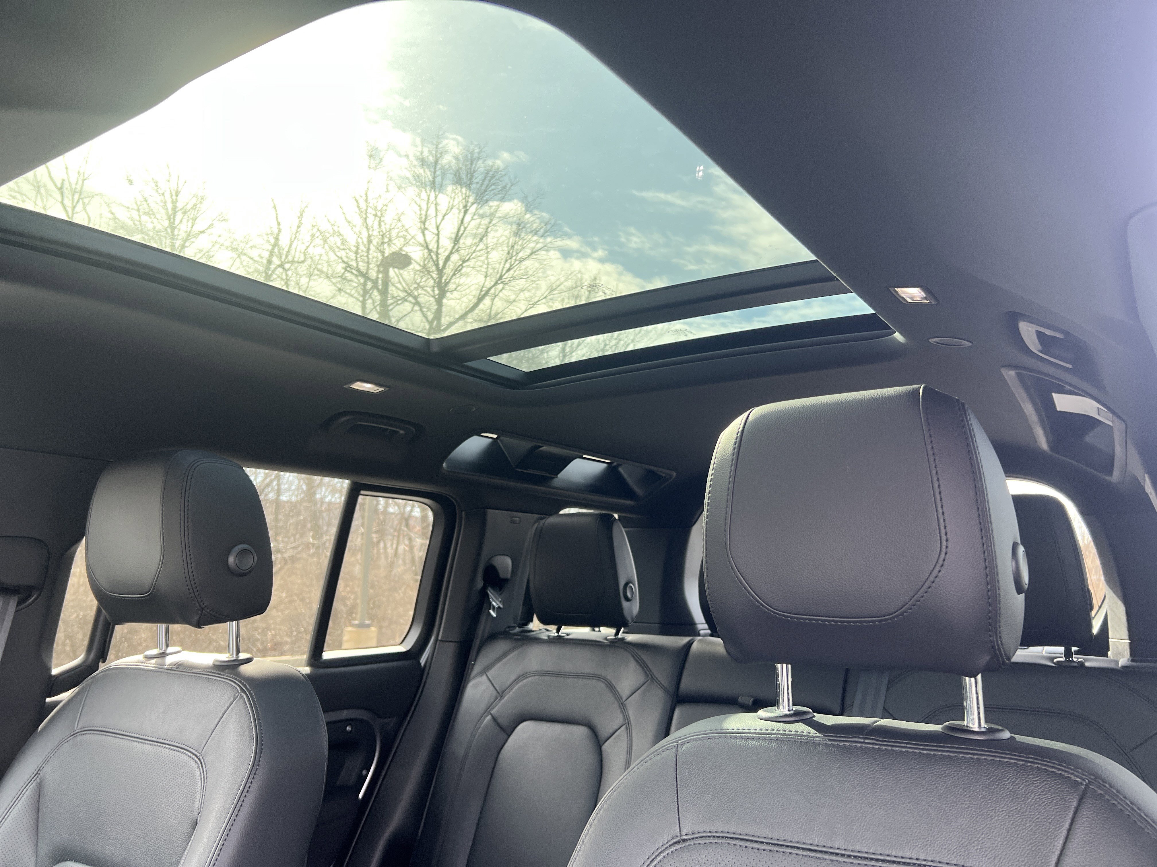 Certified 2023 Land Rover Defender 110 S image 24