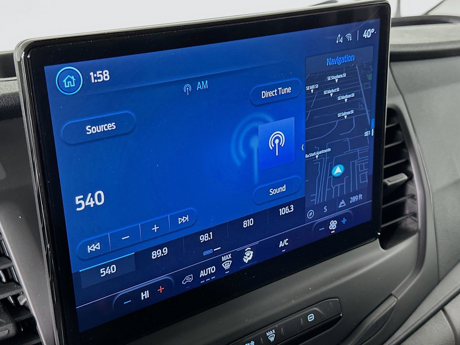 Used 2023 Ford E-Transit Medium Roof image 15