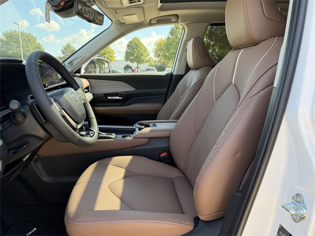 New 2026 Toyota Grand Highlander AWD image 28