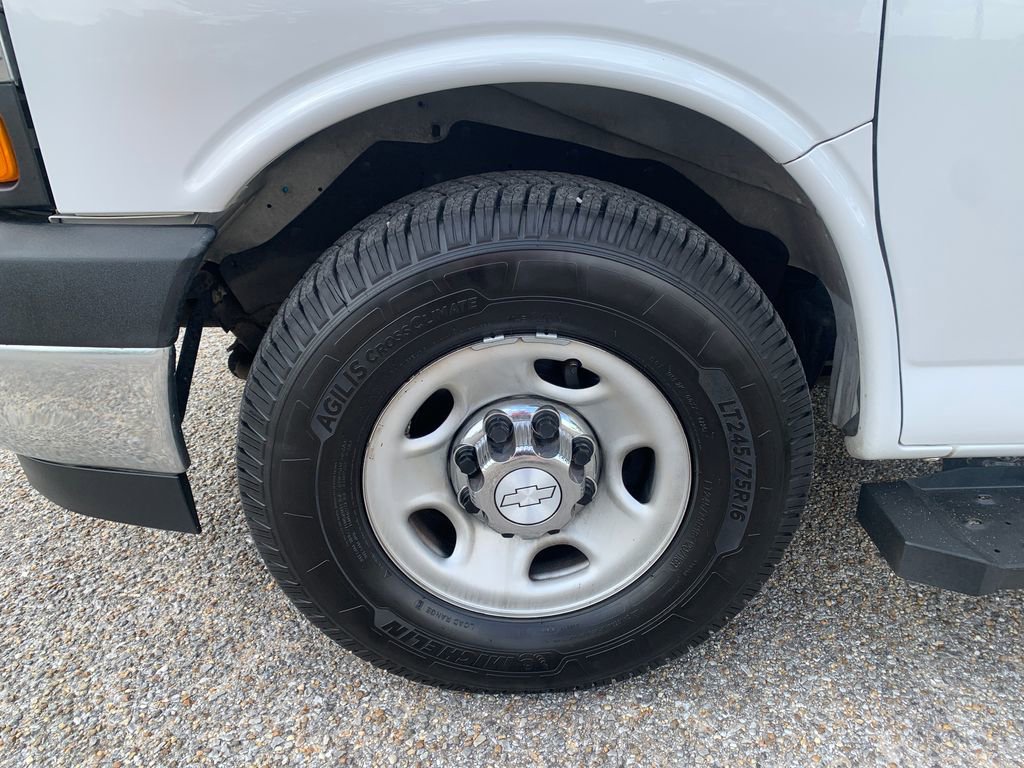 Used 2019 Chevrolet Express 3500 LT w/ LT Preferred Equipment Group RWD image 9