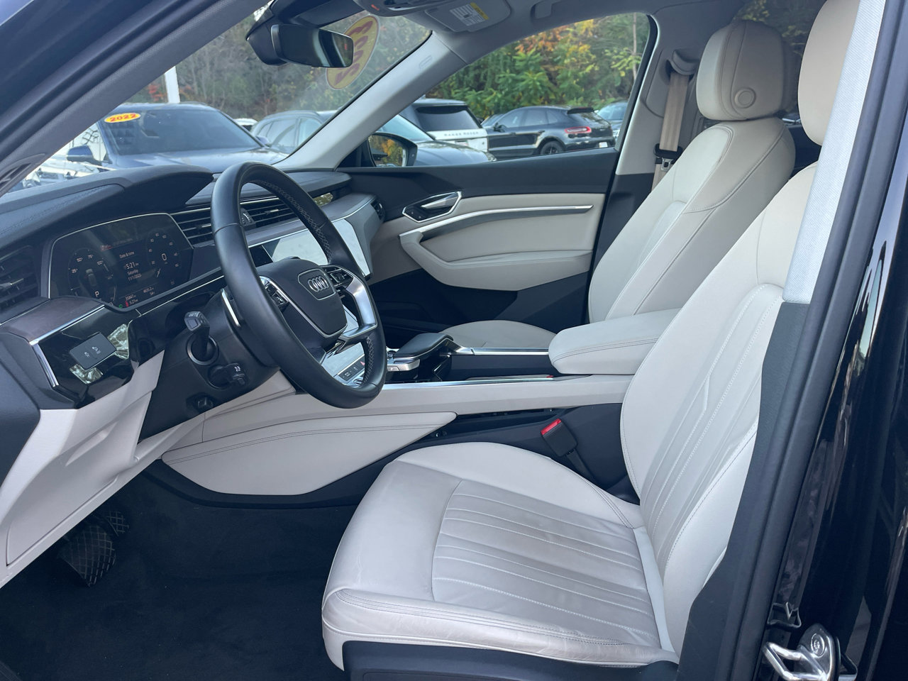 Used 2023 Audi e-tron Premium w/ Convenience Plus Package image 12