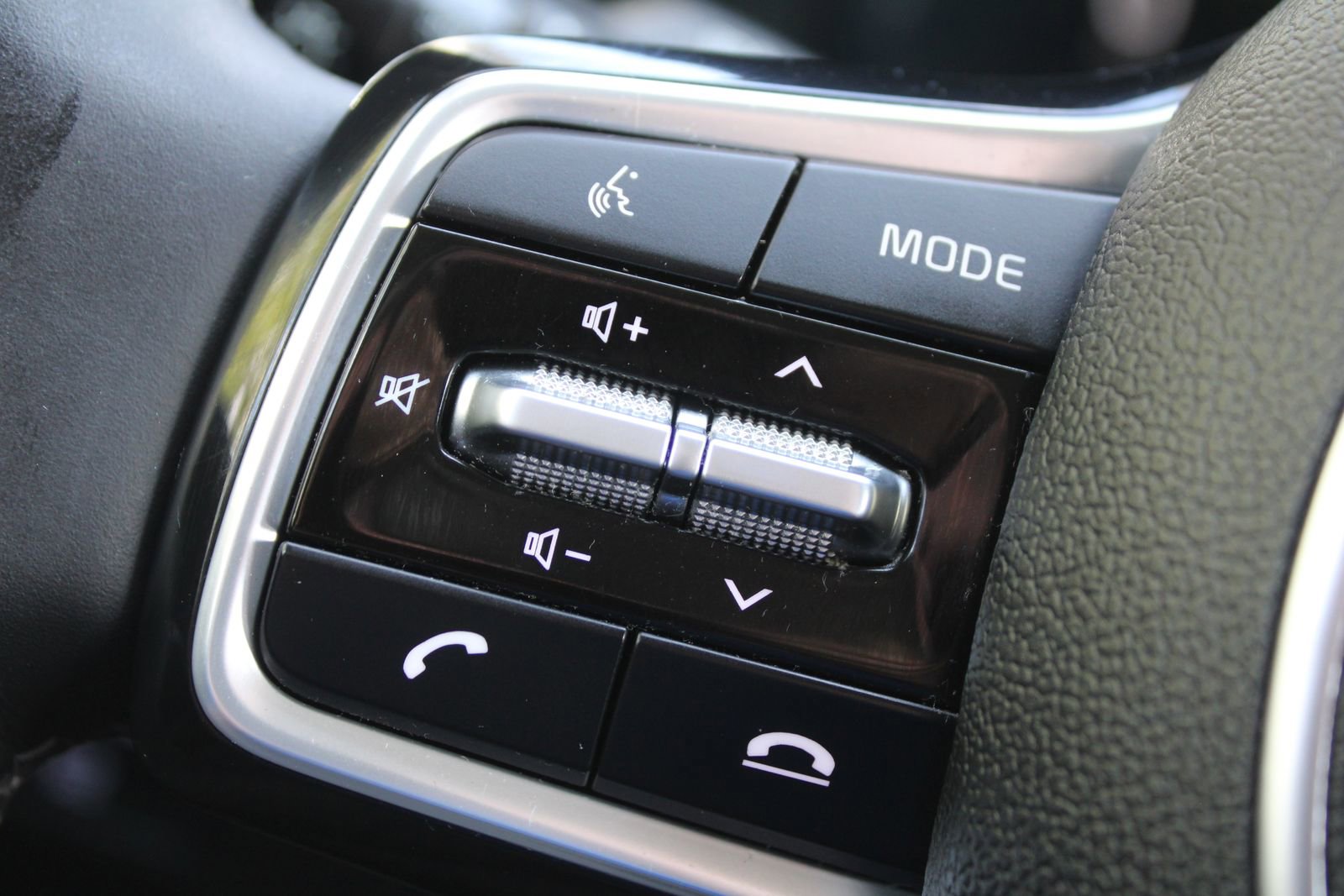 Certified 2023 Kia Sorento SX Prestige image 30