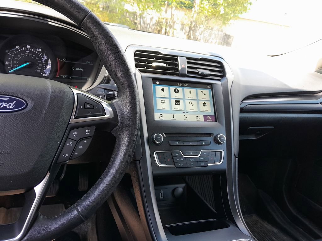 Used 2018 Ford Fusion SE w/ Equipment Group 201A AWD/4WD image 18