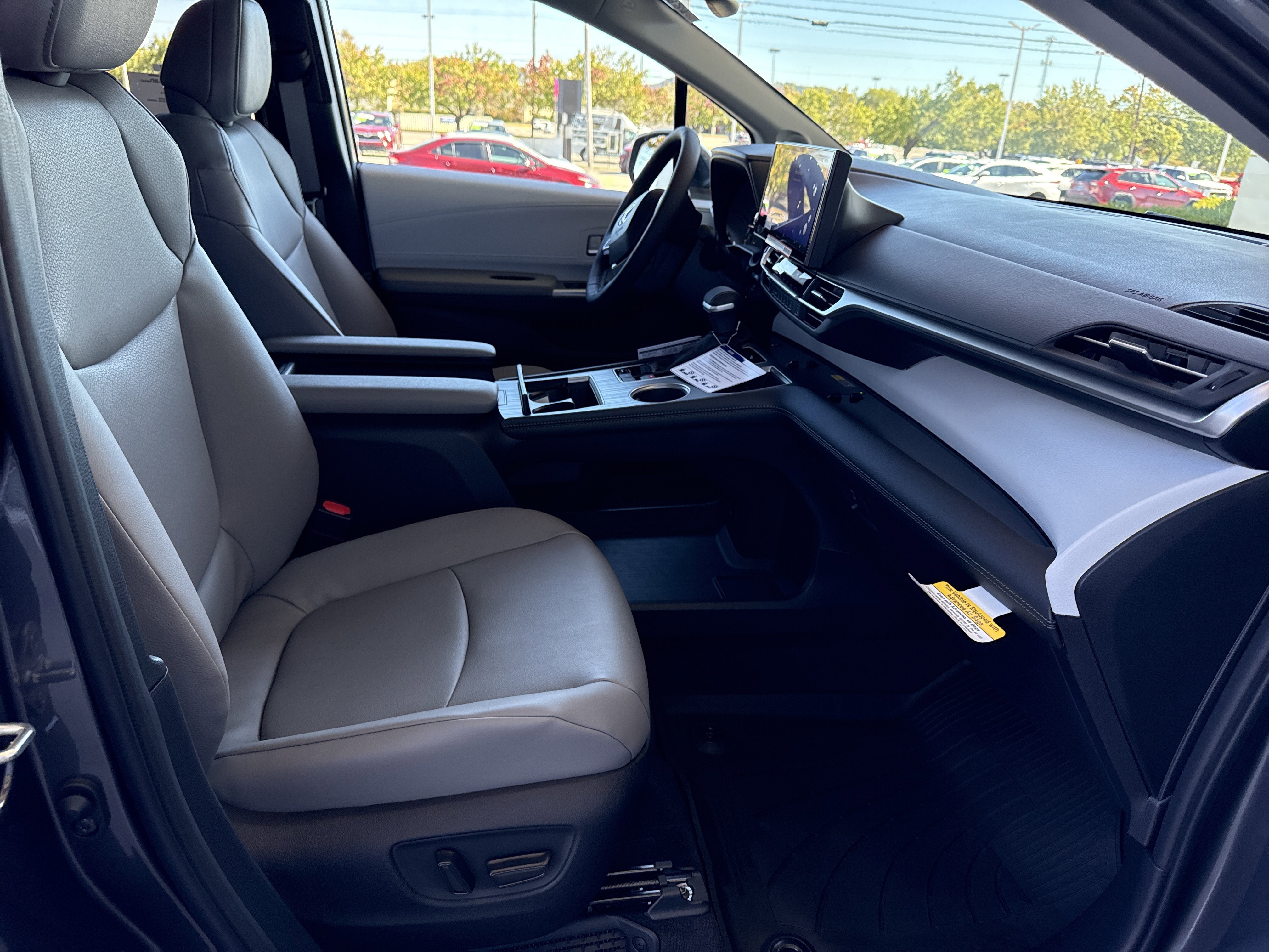 New 2025 Toyota Sienna XLE image 21