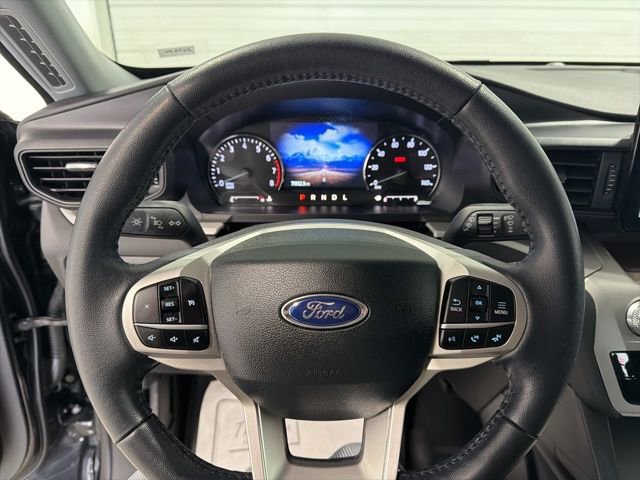 Used 2023 Ford Explorer XLT image 14