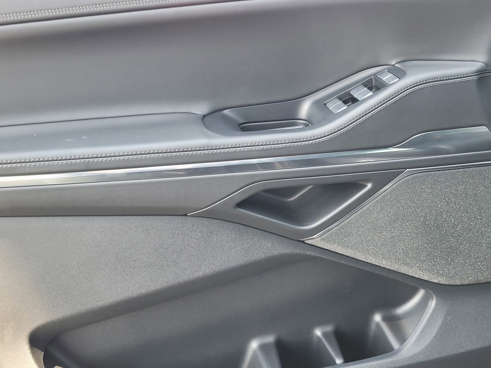 New 2025 Lincoln Navigator Reserve w/ Jet Appearance Package image 10