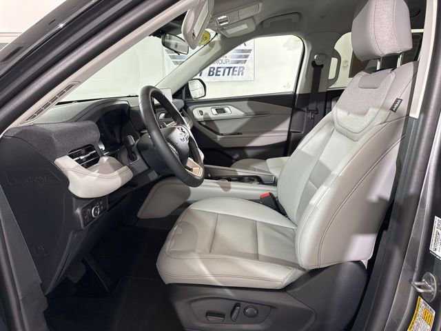 Used 2025 Ford Explorer Active w/ Active Comfort Package image 20