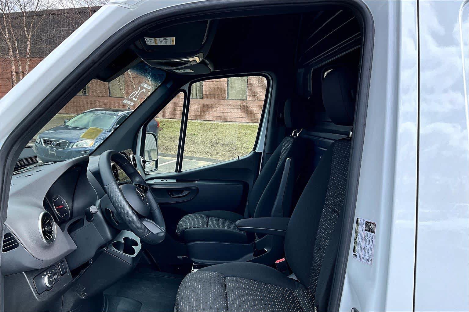 Certified 2025 Mercedes-Benz Sprinter 2500 image 9