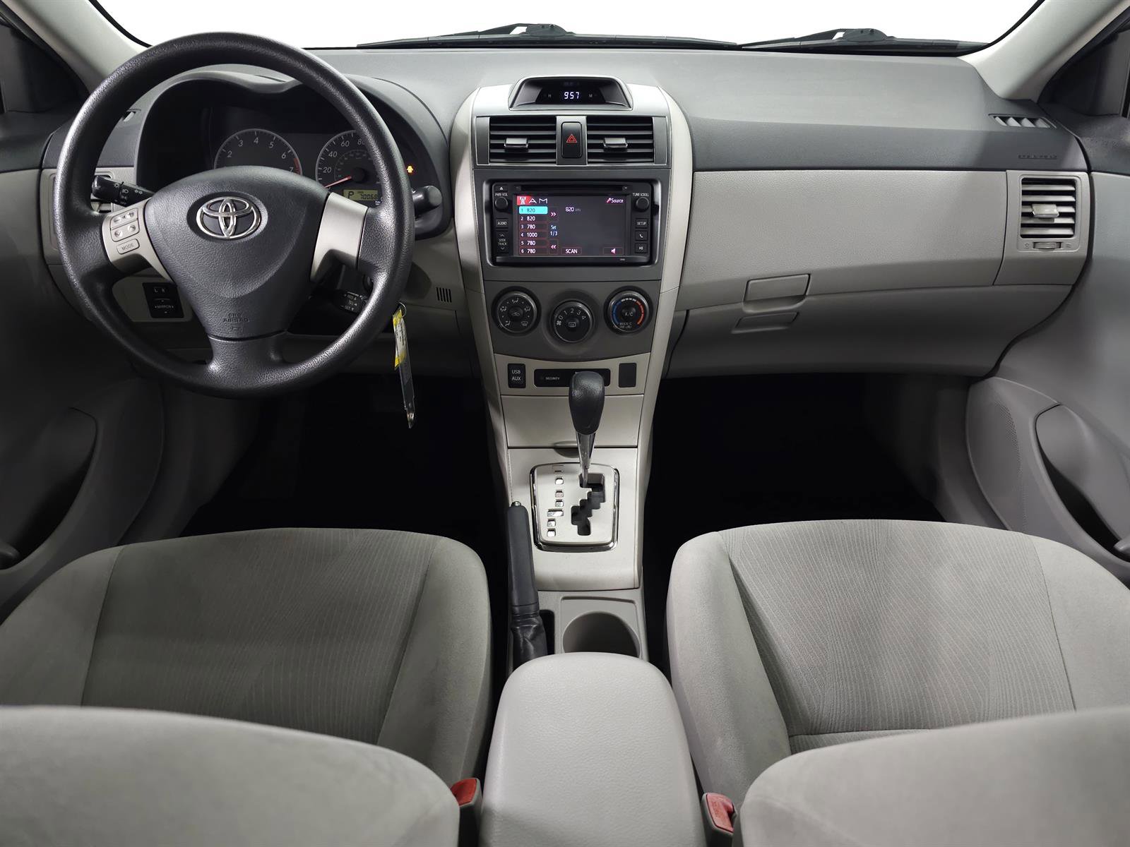 Used 2013 Toyota Corolla LE FWD image 17