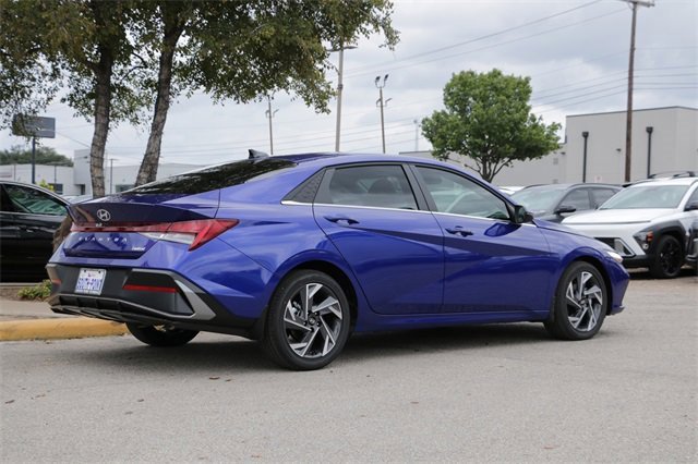 New 2026 Hyundai Elantra Limited image 5