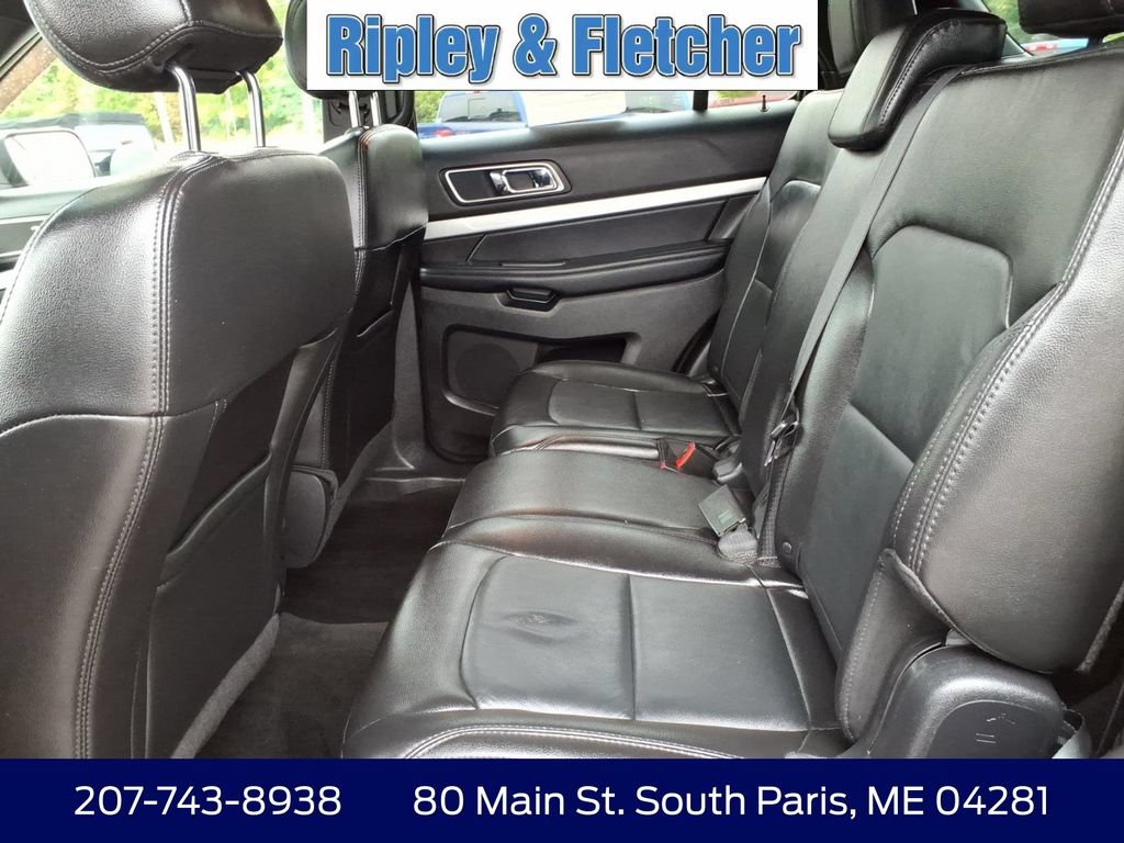 Used 2017 Ford Explorer XLT w/ Equipment Group 202A AWD/4WD image 16