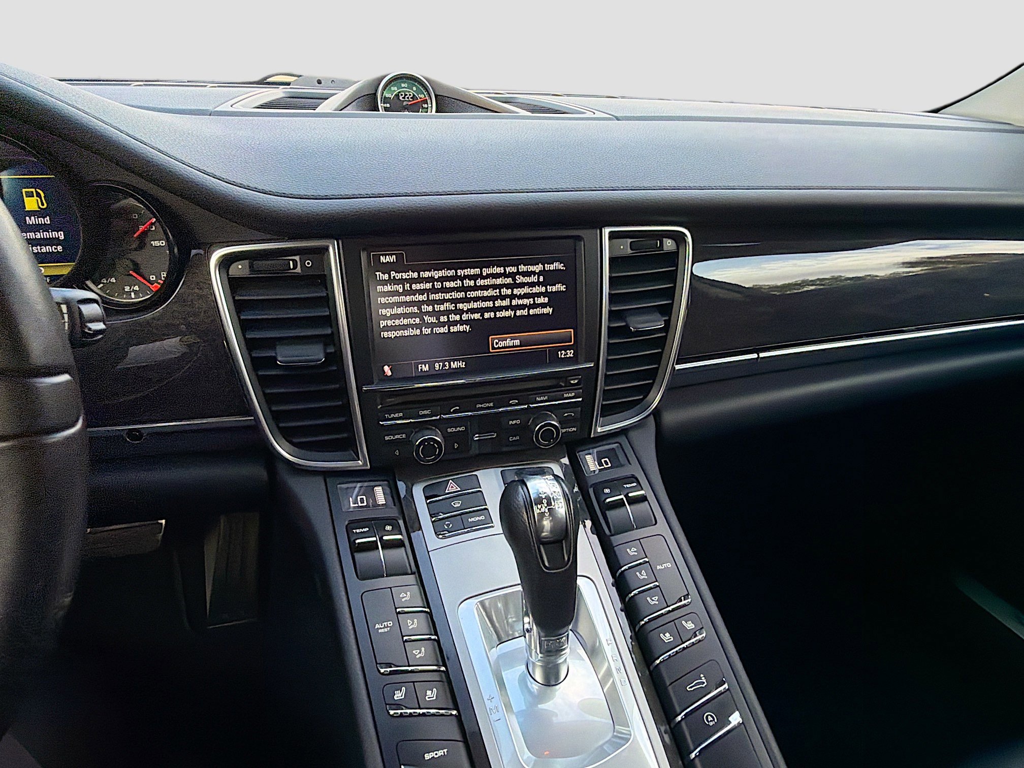 Used 2011 Porsche Panamera 4S image 28