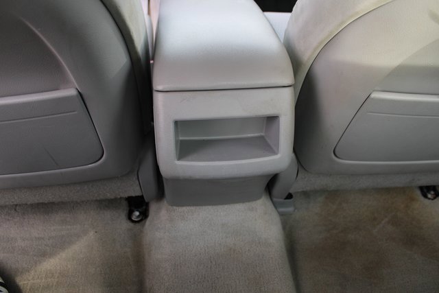 Used 2010 Toyota Camry LE image 30